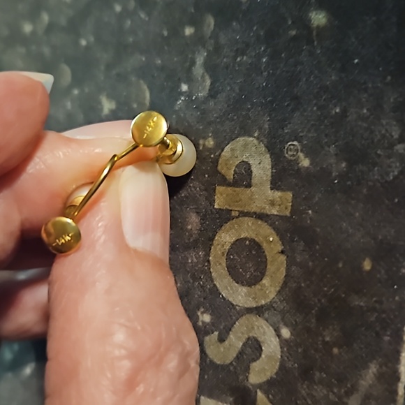 Vintage 14K Screw Back Earring Genuine Pearls Adjustable Fit Gold/White Women's - Picture 3 of 3